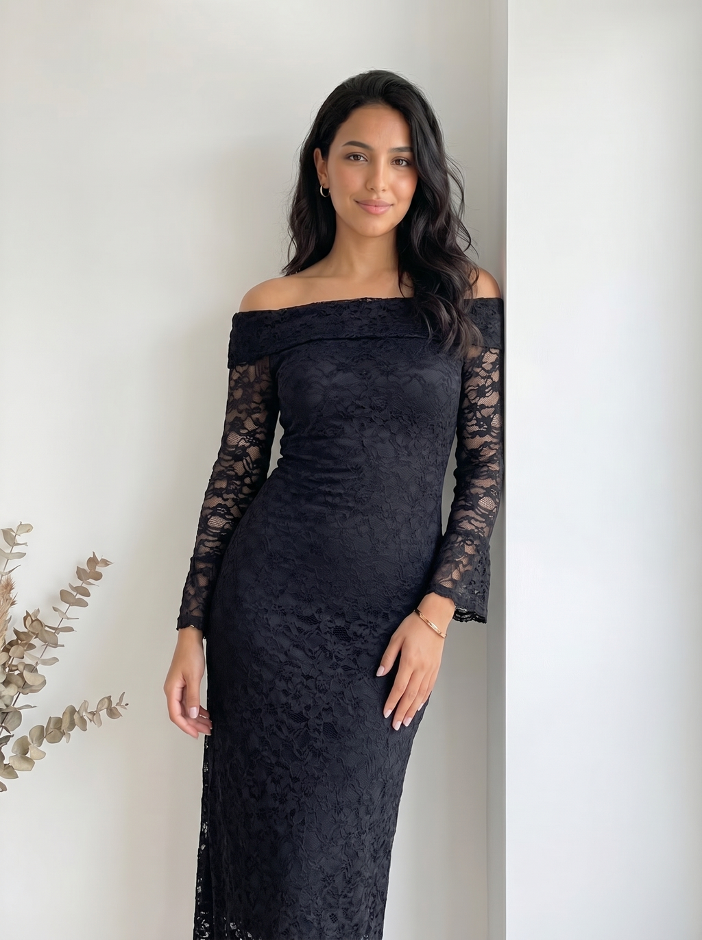Robe longue dentelle noire - trois quarts