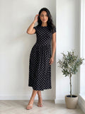 Robe à pois - plein pied
