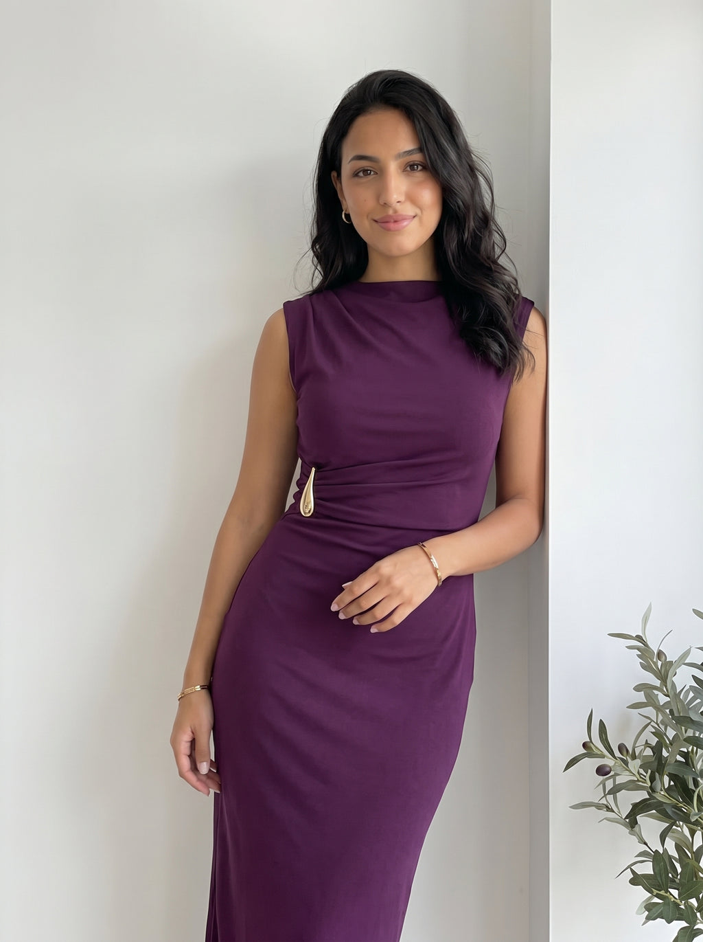 Robe drapée prune - trois quarts
